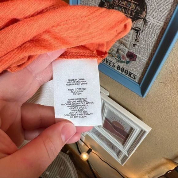 Jones New York Slub Knit V-NECK Short Sleeve Slit Orange T-Shirt Sz Small - Picture 10 of 10